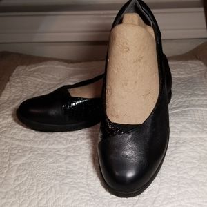 new balance womens flats